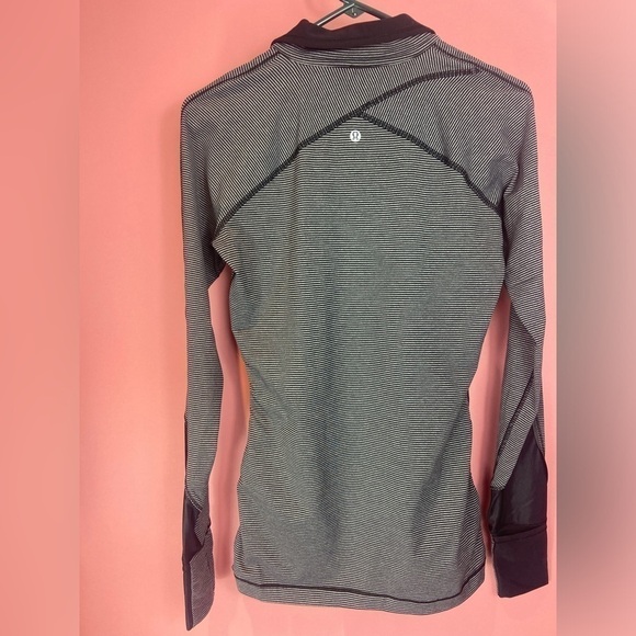 Lululemon Half Zip Pullover Striped Print ( Size 6) Color Black/Gray - Picture 10 of 12